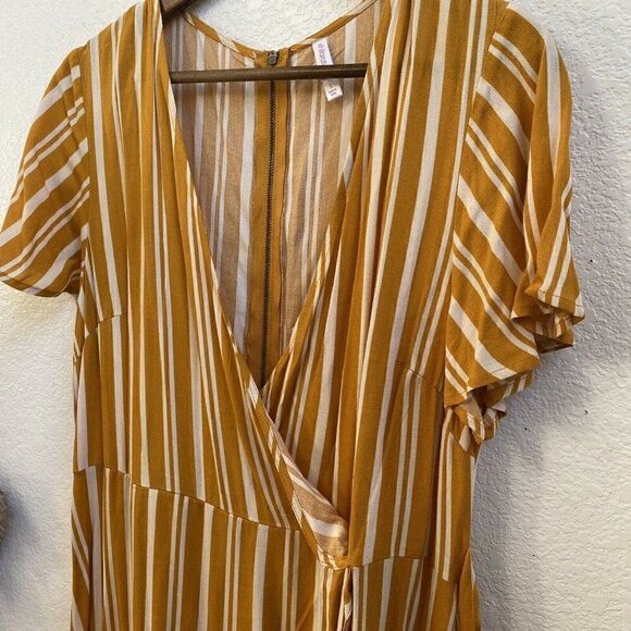 Xhilaration Striped Wrap Short Sleeve Ruffle Mini Dress -Mustard & White Size L - Picture 3 of 8